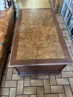 MAKE AN OFFER// Wood Coffee Table