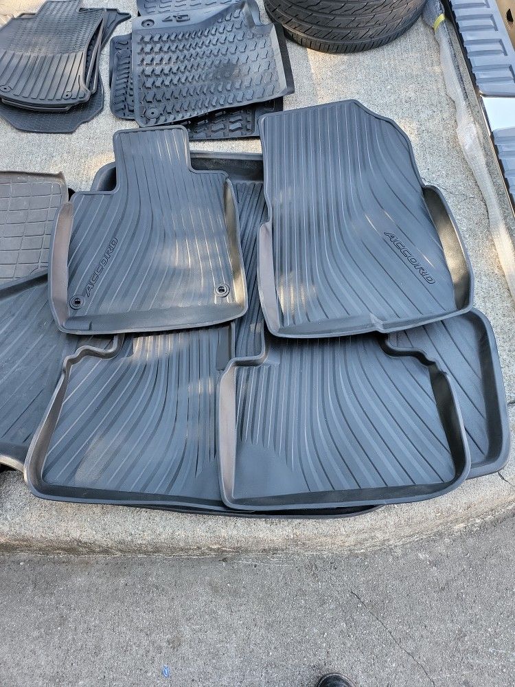 OEM Floor Mats Like New
