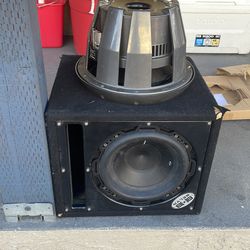 2 subwoofers and 1 sub box
