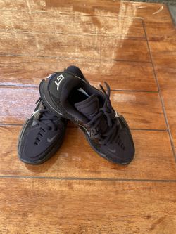 Nike Shoes Size 4