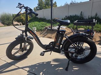 New Emoji Electric Bike. Only 3 Miles!!