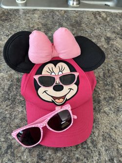 Disney Minnie Mouse Hat with sunglasses 