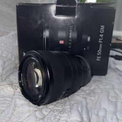 Sony FE 35mm f/1.4 GM Lens - Like New / Excellent Condition
