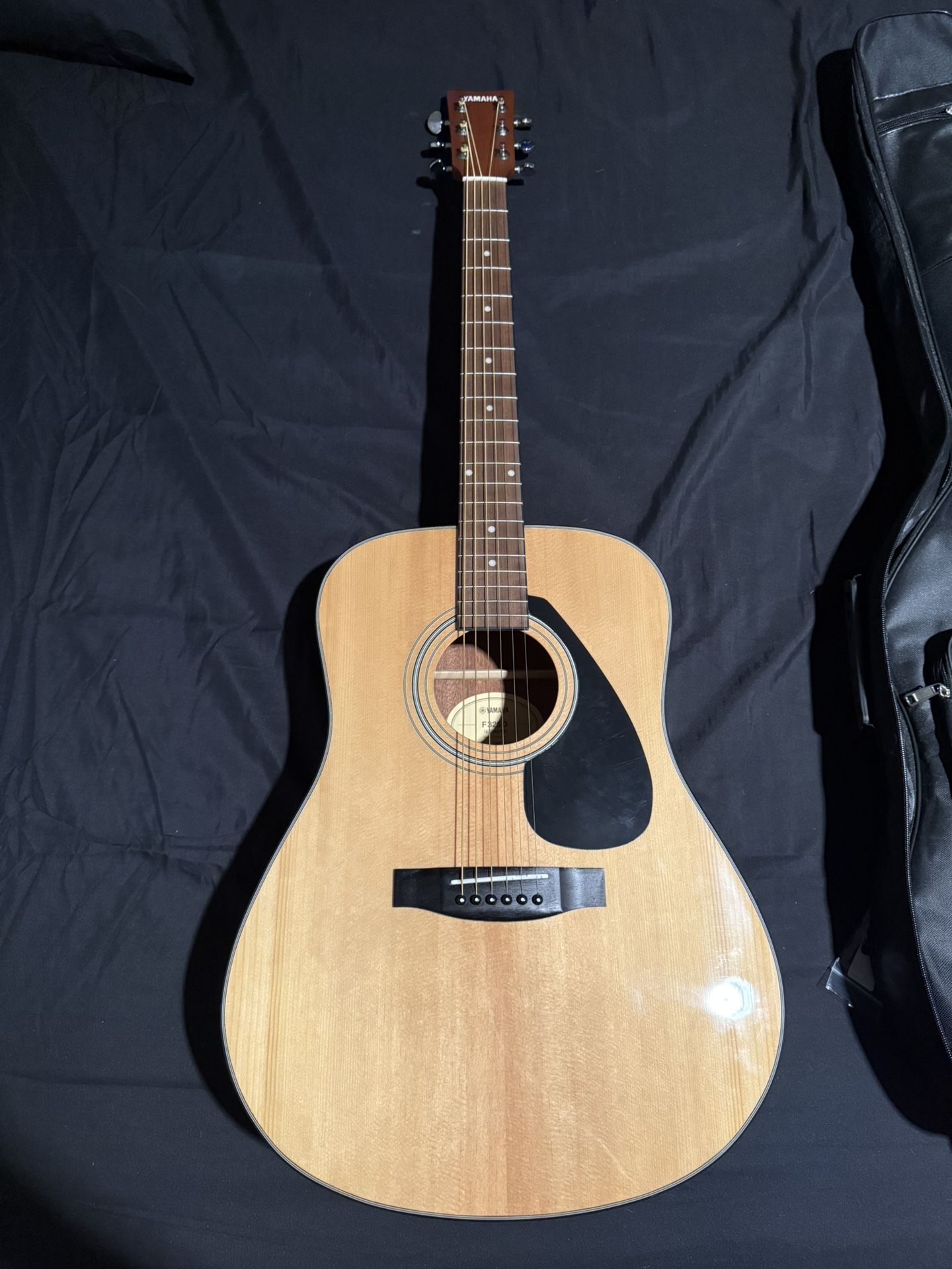 Yamaha F325D
