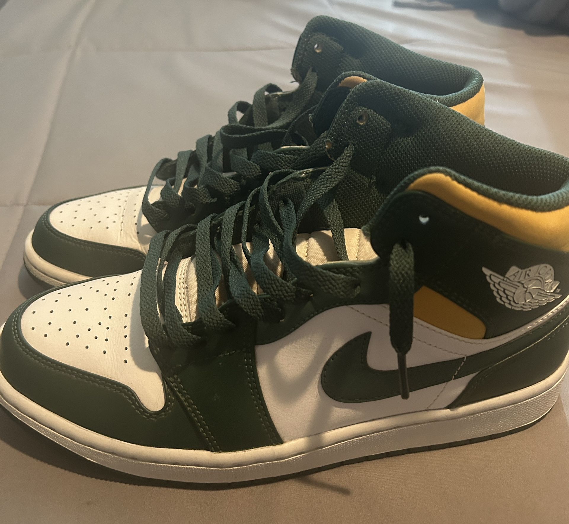 Air Jordan 1 Mid