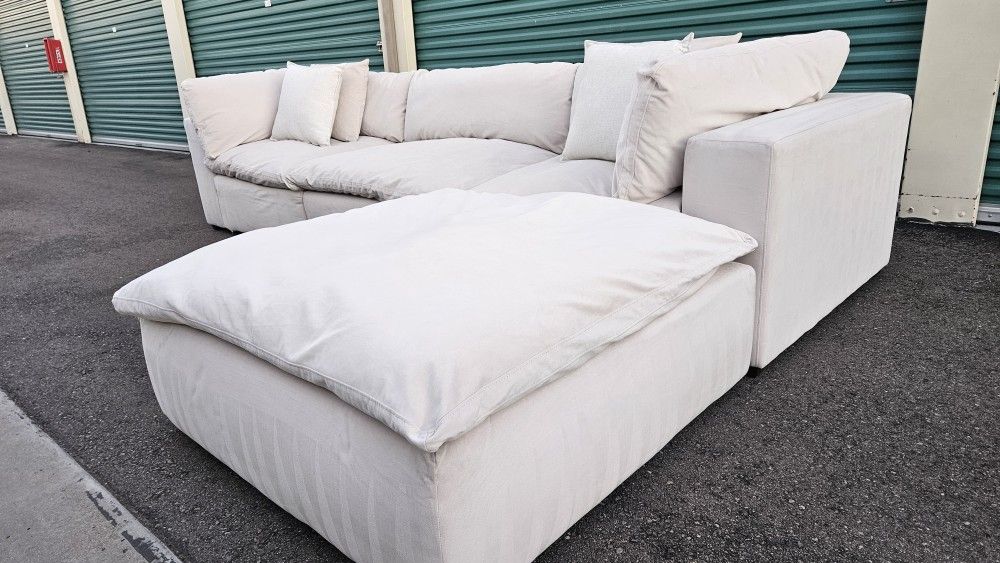 FREE DELIVERY!!! Jackson "Posh" 4pc Modular Sofa / Ottoman ($4.3K Retail...70% OFF!!!)