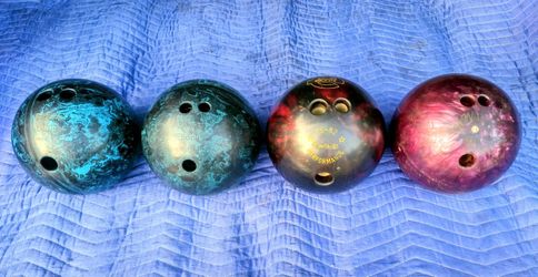 Bowling Ball Vintage (4) Total