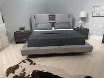 Modern Gray Upholstered Platform king Bedroom set