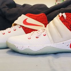 Nike Kyrie 2s Boys Grade School Basketball Shoes