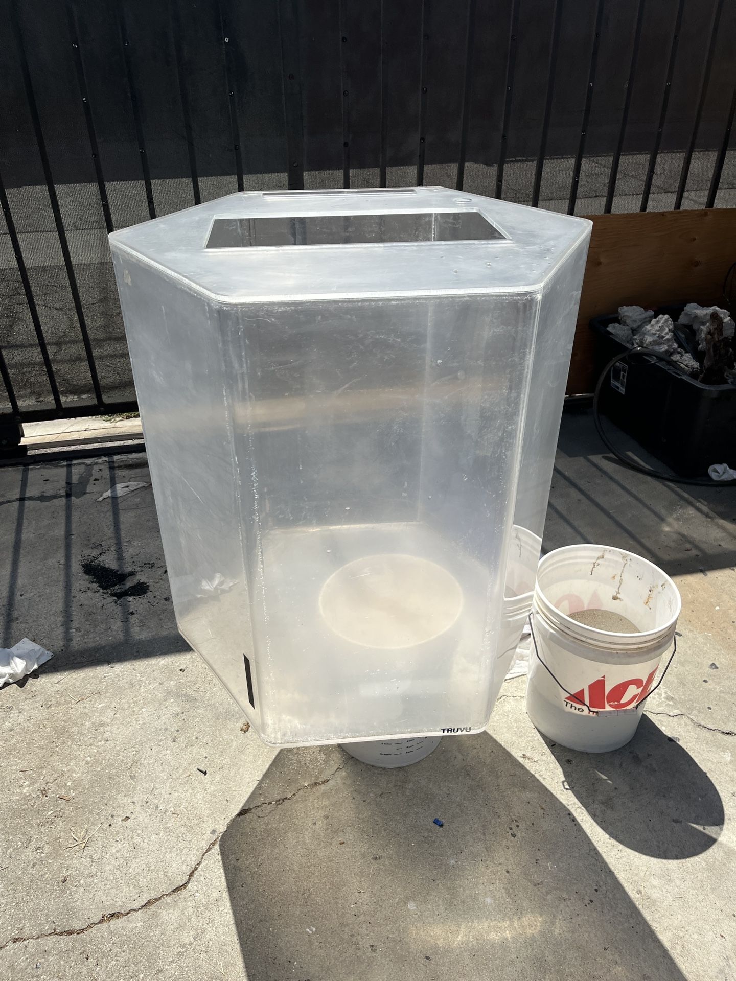 90 GALLON ACRYLIC FISH TANK FOR SALE!!!