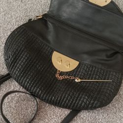 Yoki Black Purse