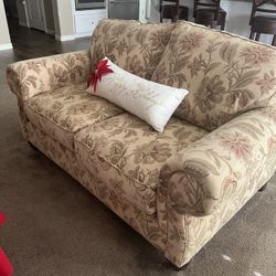 Bassett Living Room Set