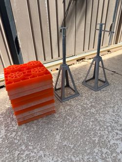Jack stands and leveling blocks