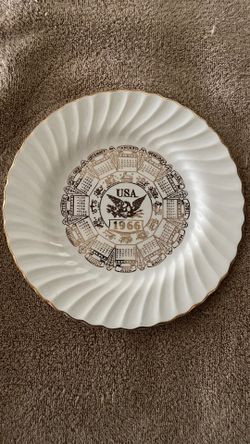 Vintage 1966 USA Calendar Plate – Sheffield Bone White
