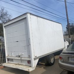 Ford ,white, and it’s desiel