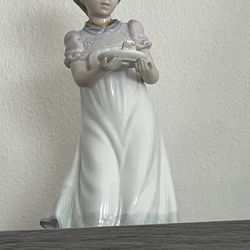 Lladro Bday Girl statue