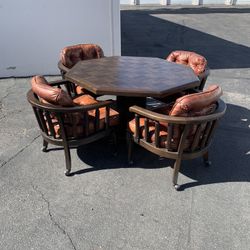 Mid-Century Dining Table With 4 Chairs