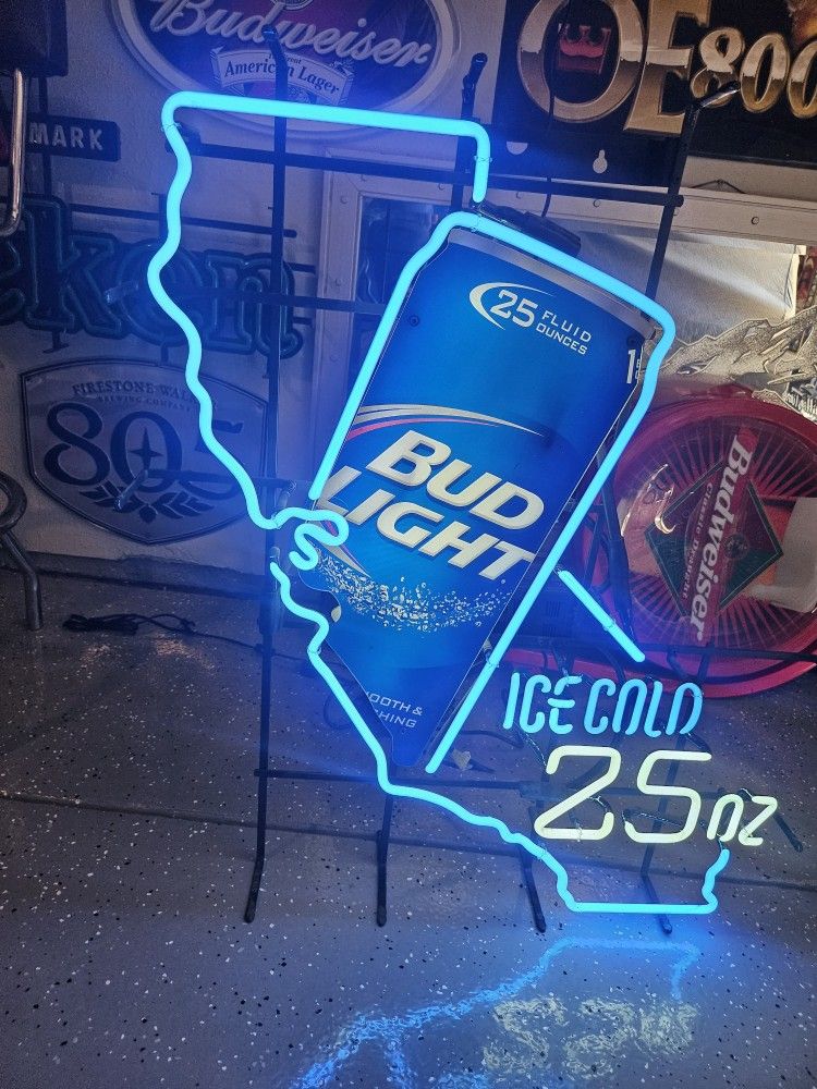Bud LIGHT NEON LIGHT