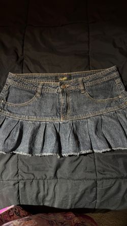 Y2K mini skirt