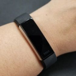 Fitbit Alta HR Fitness Band