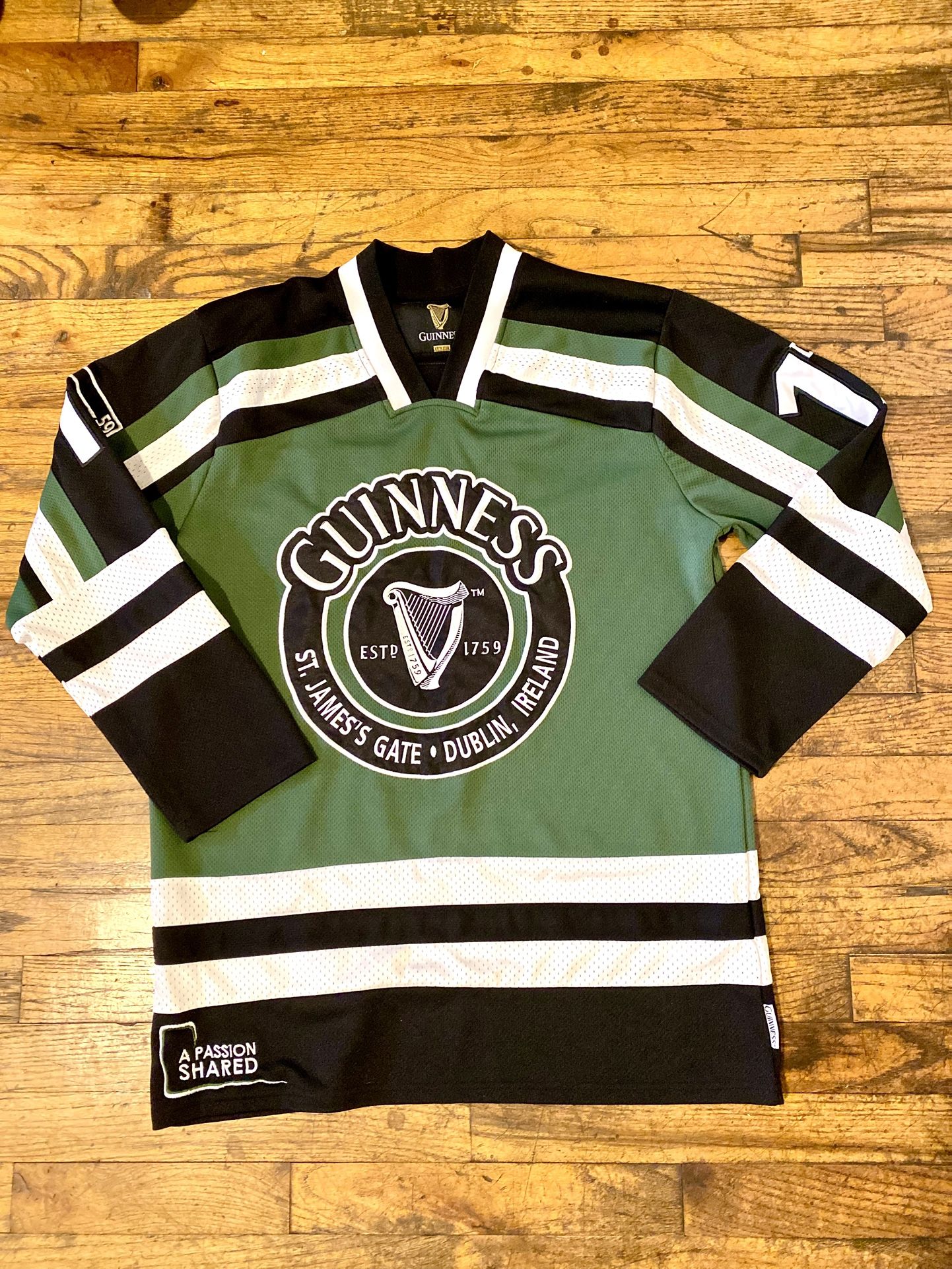Guinness Beer 1759 Ireland Hockey Jersey Green White Black Men's M