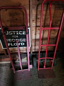 Moving dollies