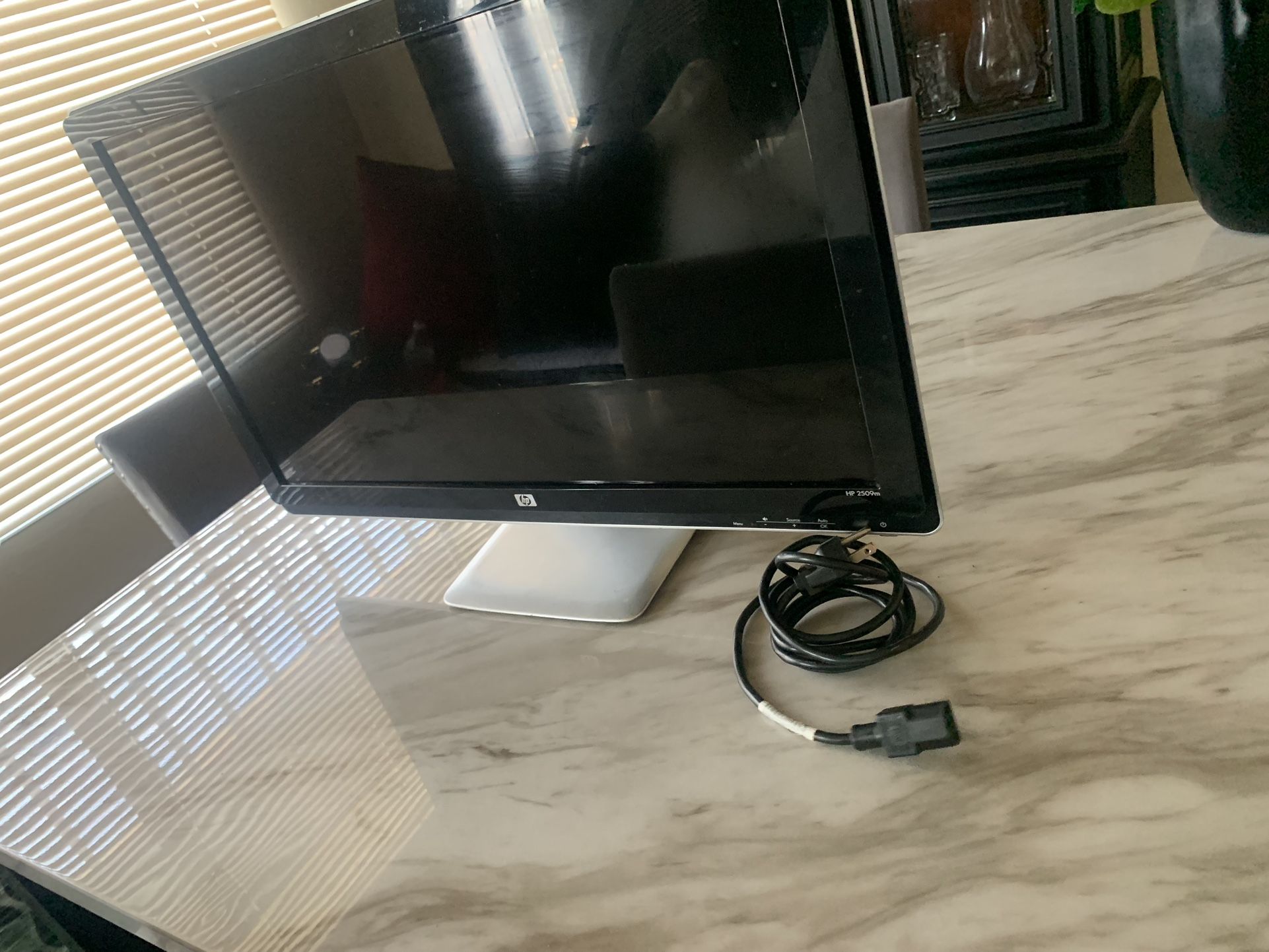 HP 2509m Wide LCD Monitor 25" Widescreen VGA DVI HDMI 1080p HD