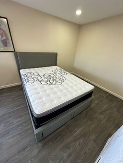 Full Size Mattress Pillow Top New bedframe not included