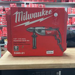 Milwaukee 1/2 in. Heavy-Duty Hammer Drill