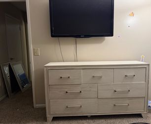 7-drawer dresser