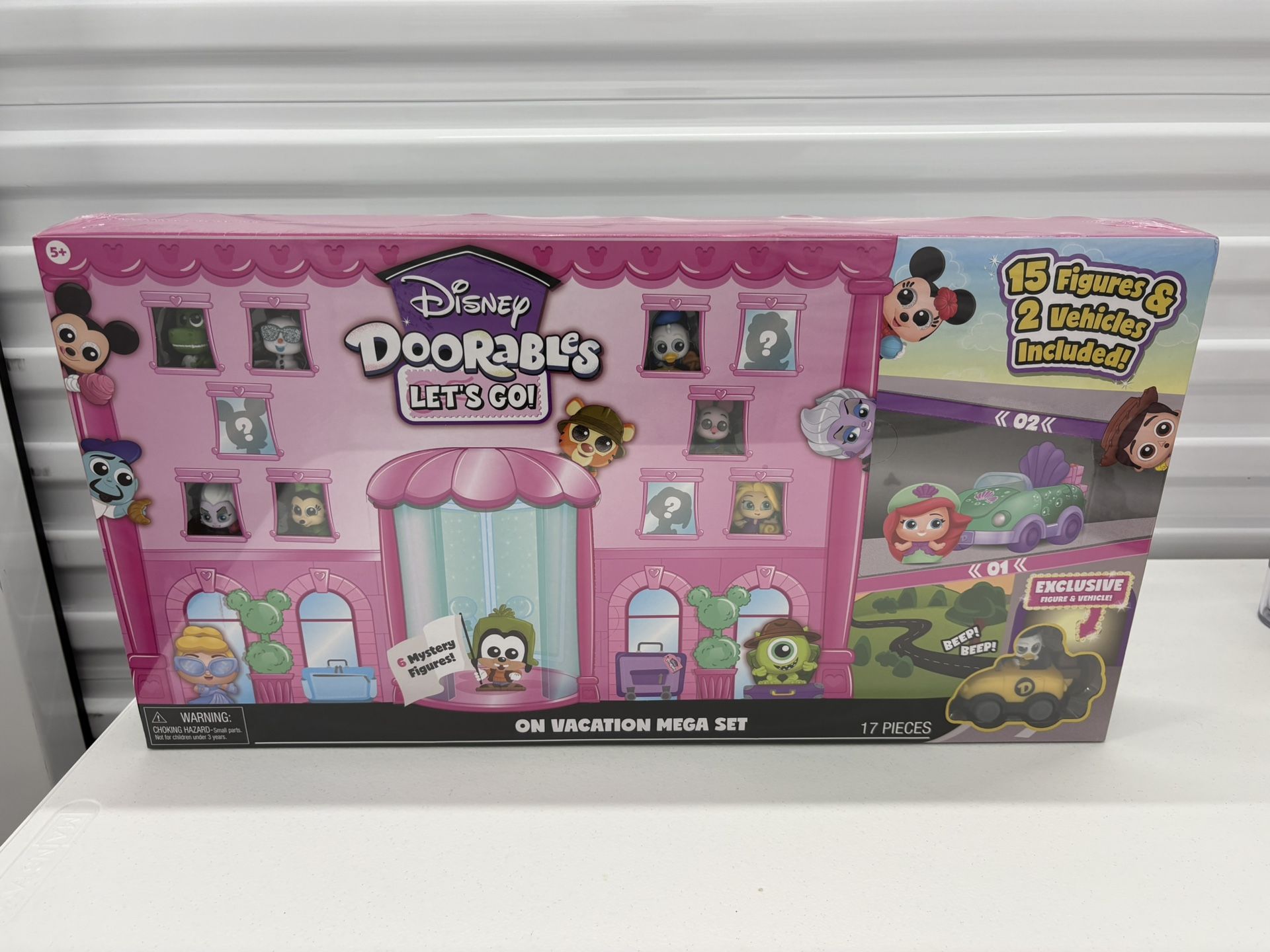 Disney Doorables On Vacation Mega Set