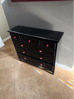 Thin Dresser