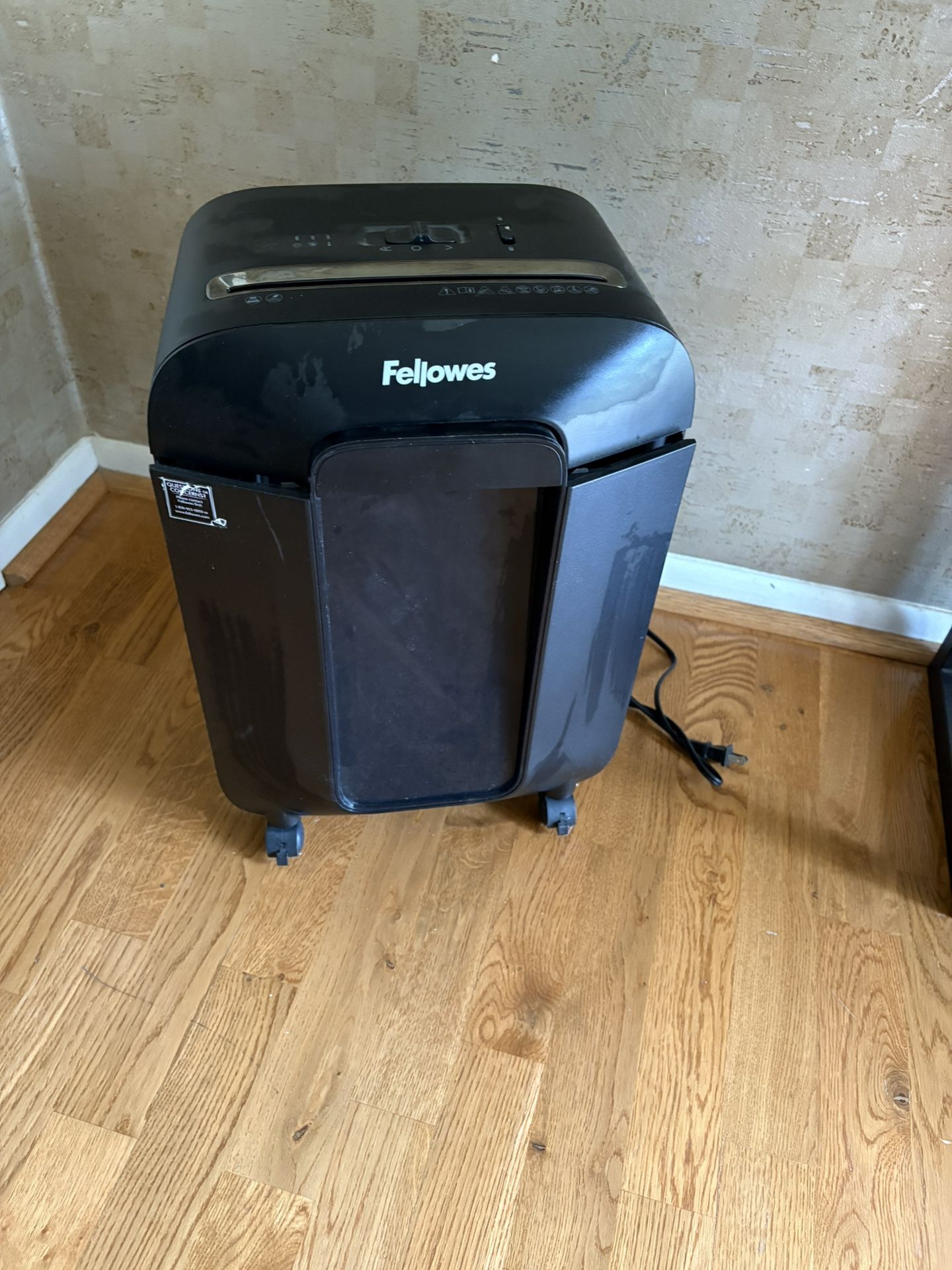Paper Shredder (Fellowes Brand)