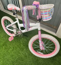 Dynacraft Lip Gloss 18” Girls Bike – Basket, Lights & Bell – $55