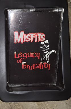 MISFITS NEAR MINT LEGACY OF BRUTALLY CASSETTE RARE