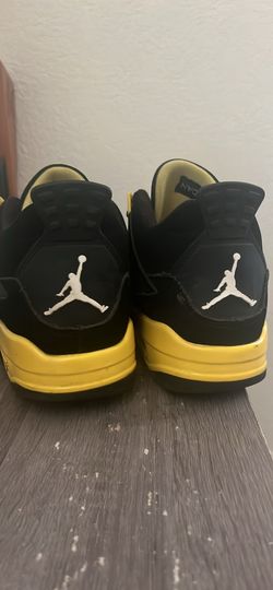 Air Jordan’s retro 4 thunders