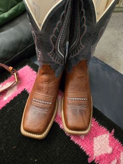 ARIAT boots,,size 8 women's
