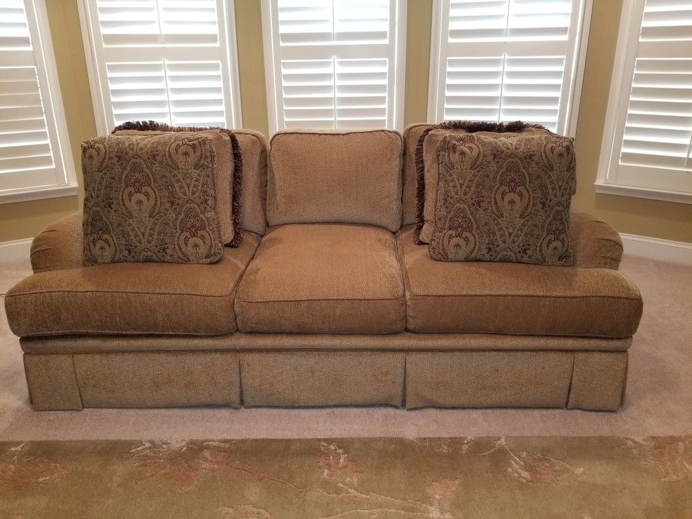 Taylor King Sofa and Chairs with Ottoman