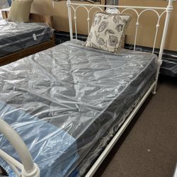 Full Regular Mattress New No Incluided Bed Frame 