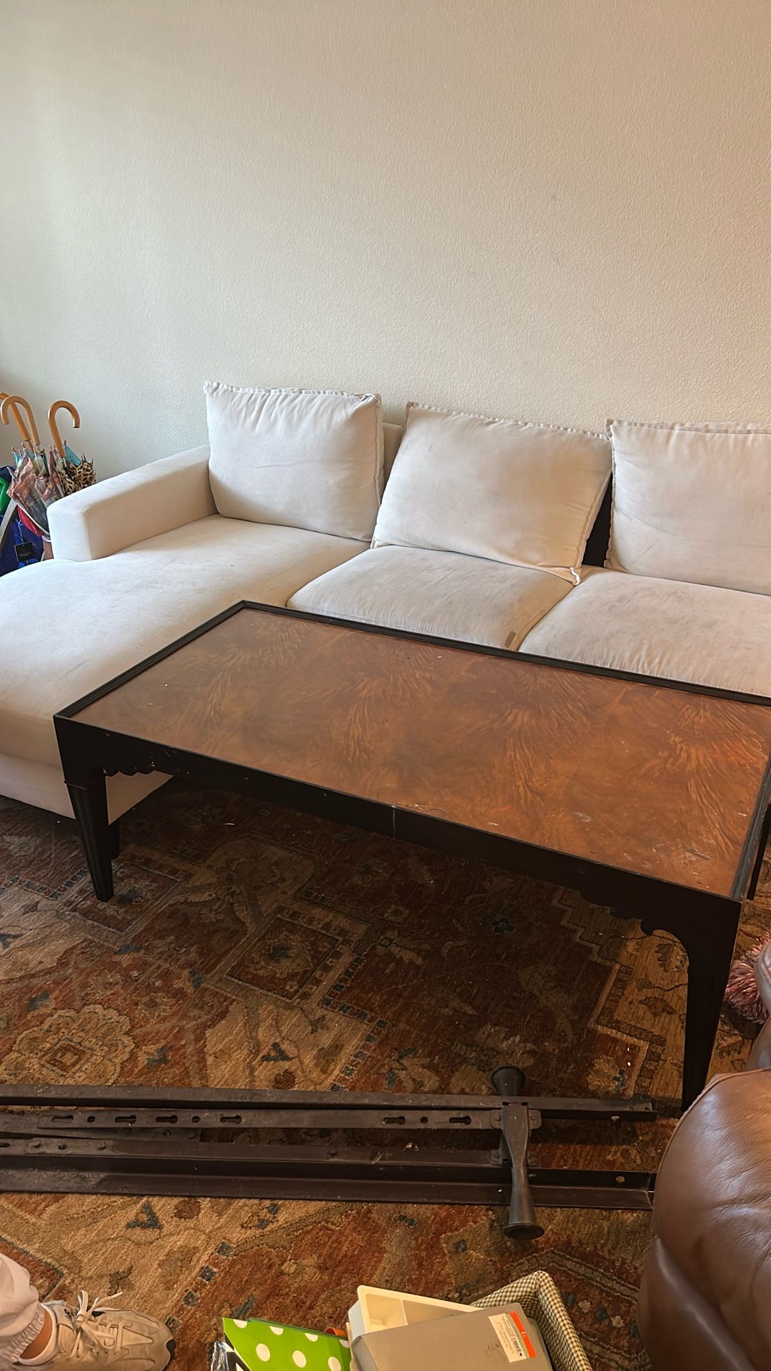 Free Couch And Coffee Table