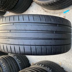 235/40ZR20 Michelin Pilot Sport 4S 96Y - (1) Used Tire Great Conditions Low Profile Tire