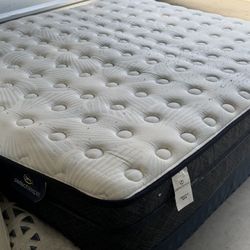 USED QUEEN SIZE SERTA MATTRESS WITH BOX SPRING DELIVERY 🚚 AVAILABLE 