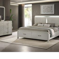 4 PC BEDROOM SET NEW IN BOX (MATTRESS AND CHEST SOLD SEPARATELY)