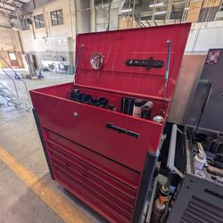 Snap-on Deep Tool Box With Charging Station And Tool Rack For Sale 