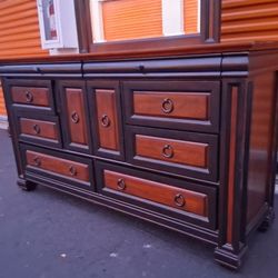 Dresser With Mirror Good Condition 