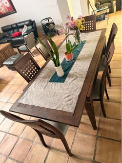 Dining table 6-8