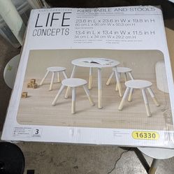 Grey Kids round table with 4 stools