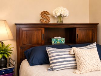 Full size bed