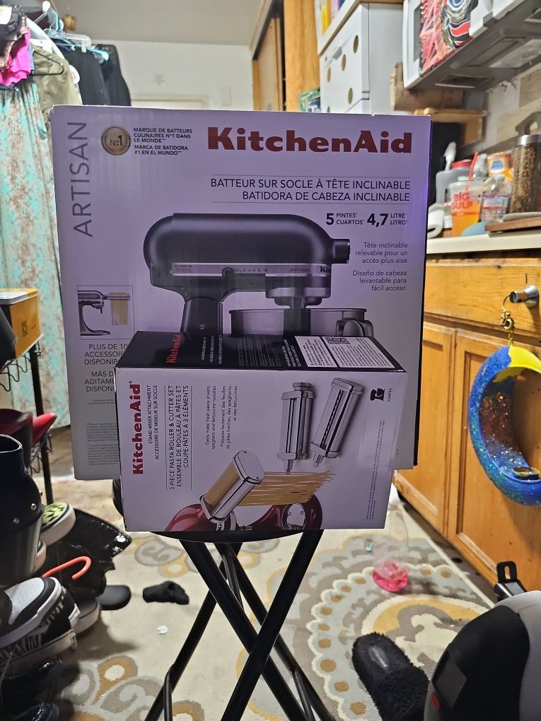 ** KitchenAid ARTISAN Tilt Head Stand Mixer **