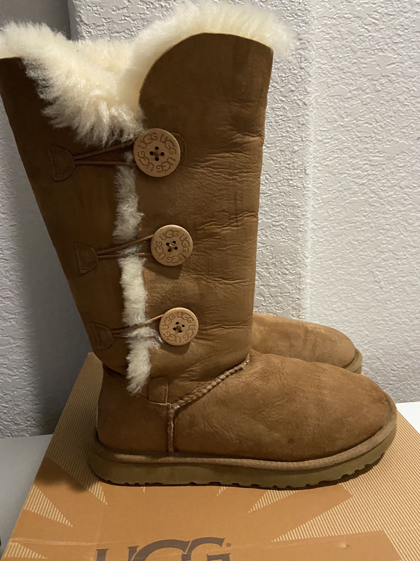 Uggs Boots Women Size 8